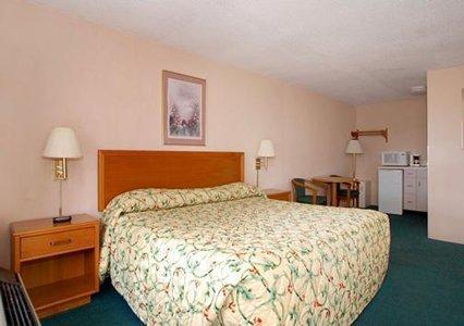 Knights Inn Элирия Номер фото