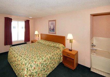 Knights Inn Элирия Номер фото