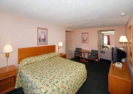 Knights Inn Элирия Номер фото