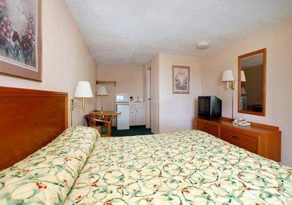 Knights Inn Элирия Экстерьер фото